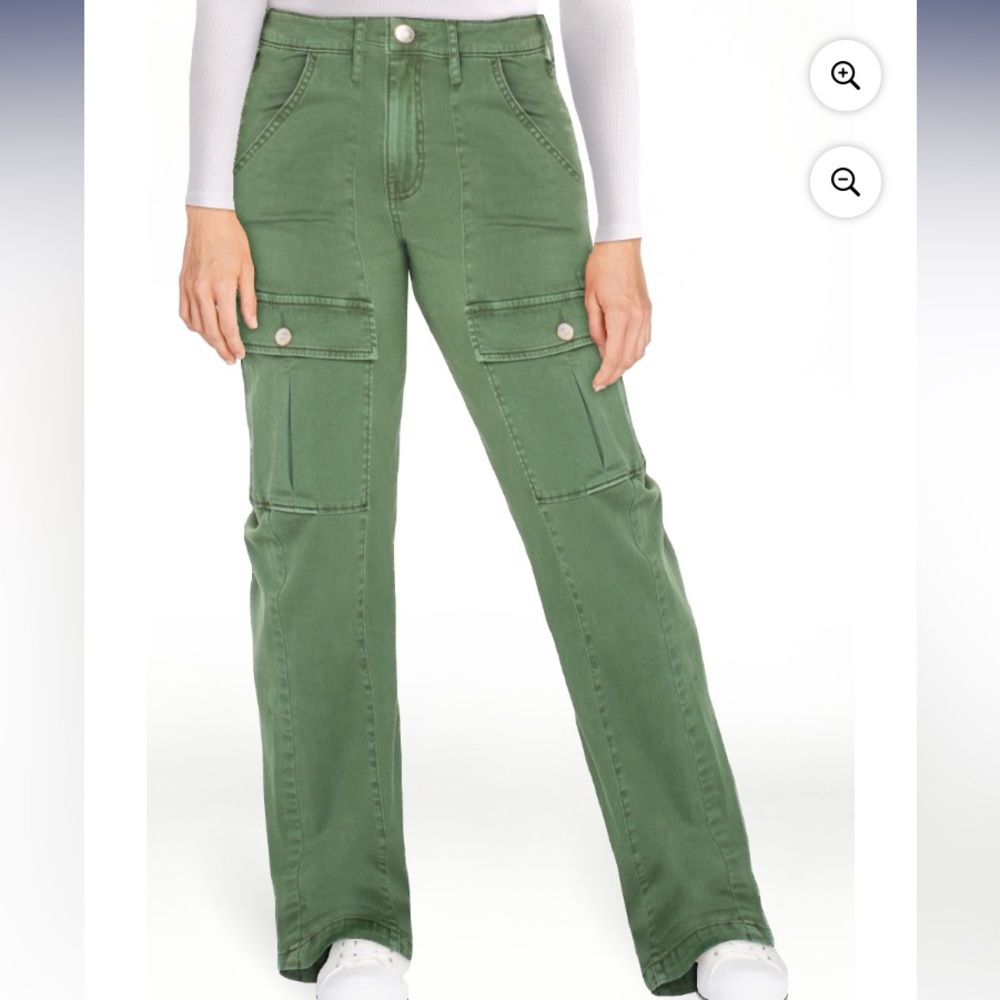 Celebrity Pink Wide Leg Cargo 9/29